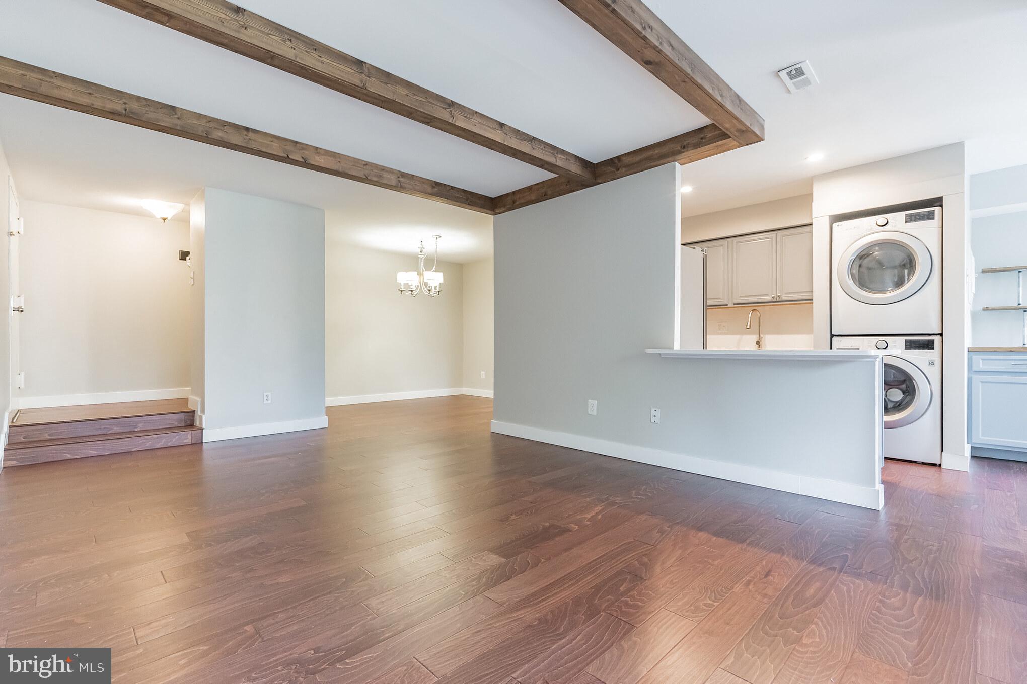 11216 Chestnut Grove Square, Unit 11216220 Reston, VA 20190 - Photo 4 of 18 Open space!
