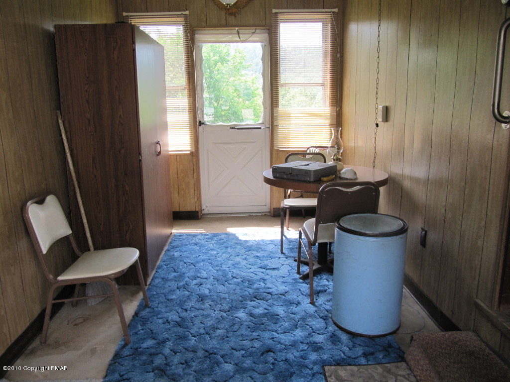 37 Fiddletown Road Kunkletown, PA 18058 - Photo 19 of 20 Breezeway