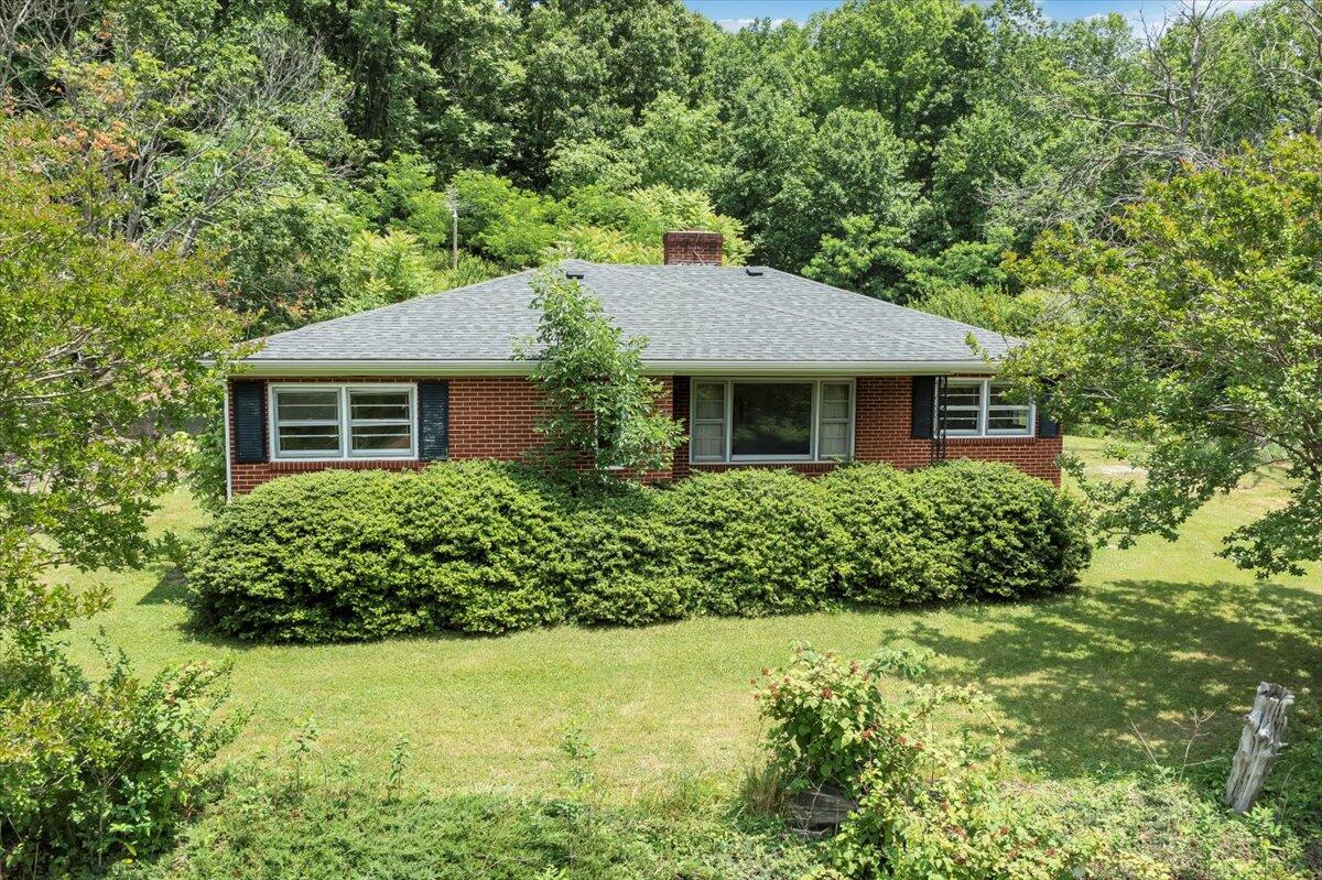 2856 Naff Road, Boones Mill, VA 24065 Compass