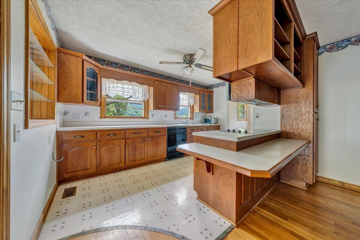 2856 Naff Road Boones Mill, VA 24065 - Photo 17 of 54 17-MIB08946