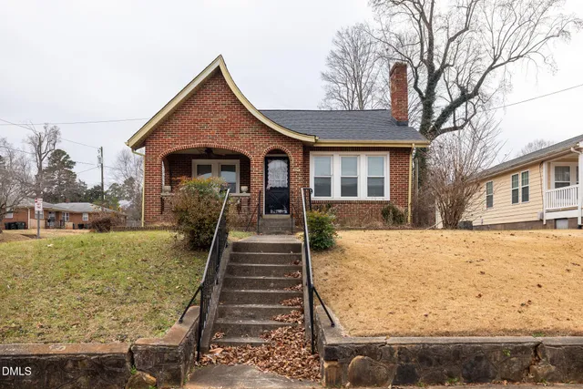 $1,550 | 104 Carolina Avenue, Burlington, NC 27215