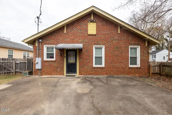 $1,450 | 104 Carolina Avenue, Burlington, NC 27215