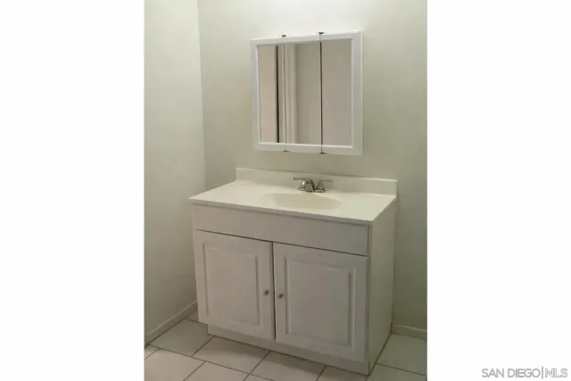 $1,900 | 2920 Briarwood Road, Unit B8, Bonita, CA 91902