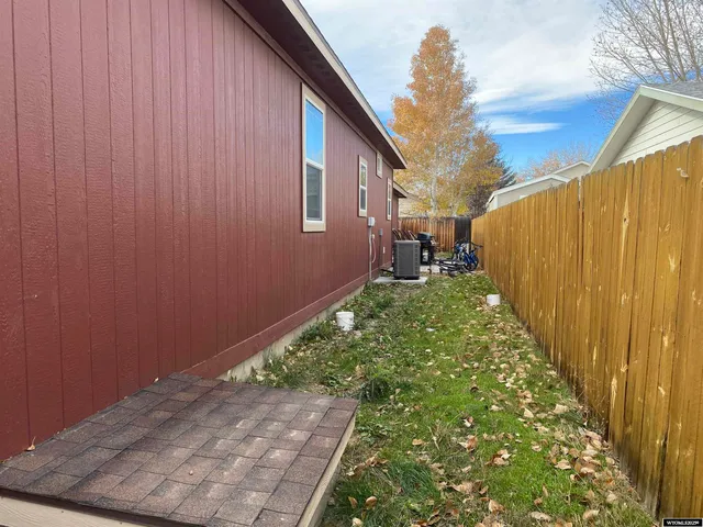 $280,000 | 810 Cliff Avenue, Riverton, WY 82501