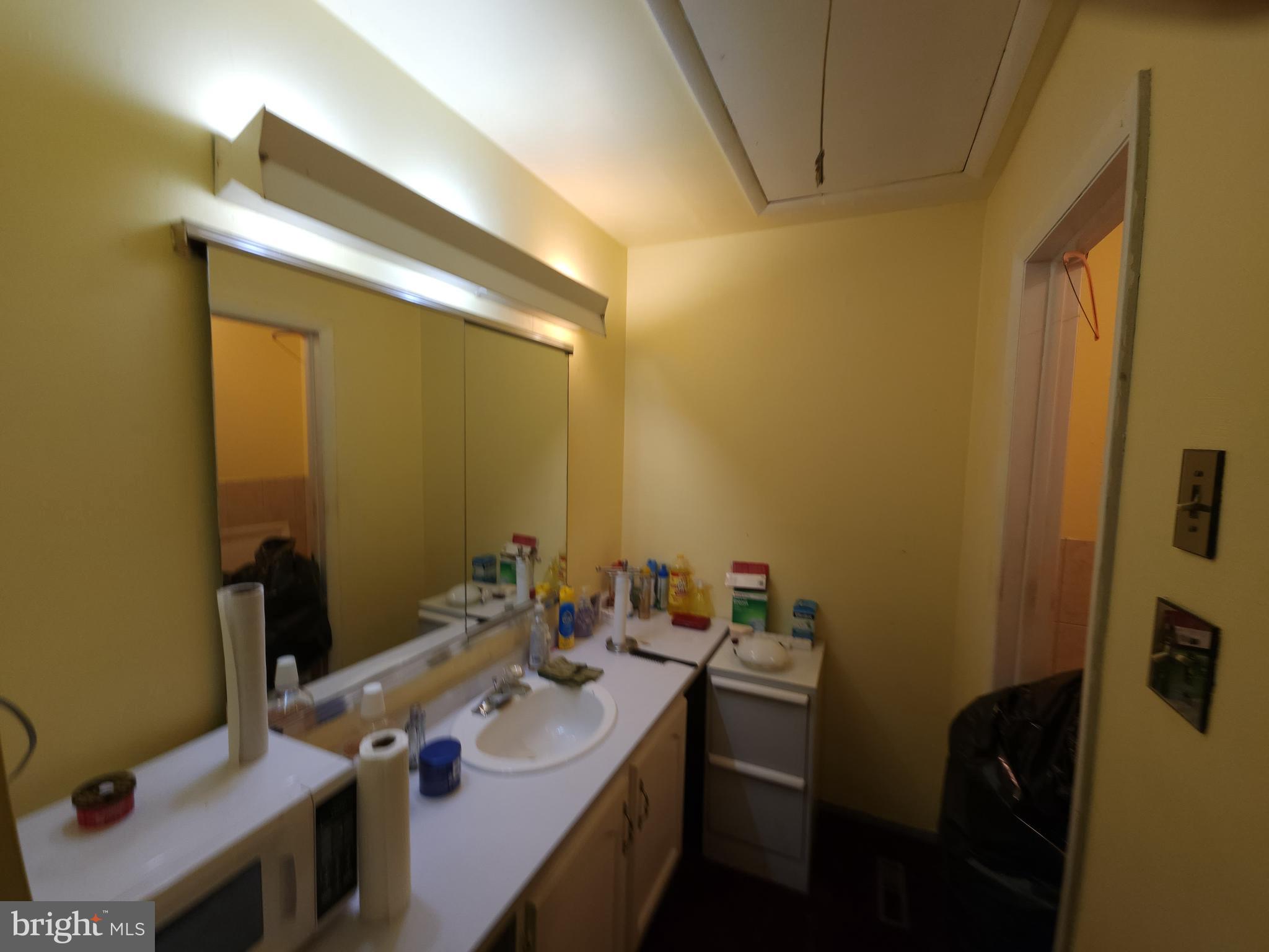 44 Concord Road Marlton, NJ 08053 - Photo 14 of 16 Ensuite