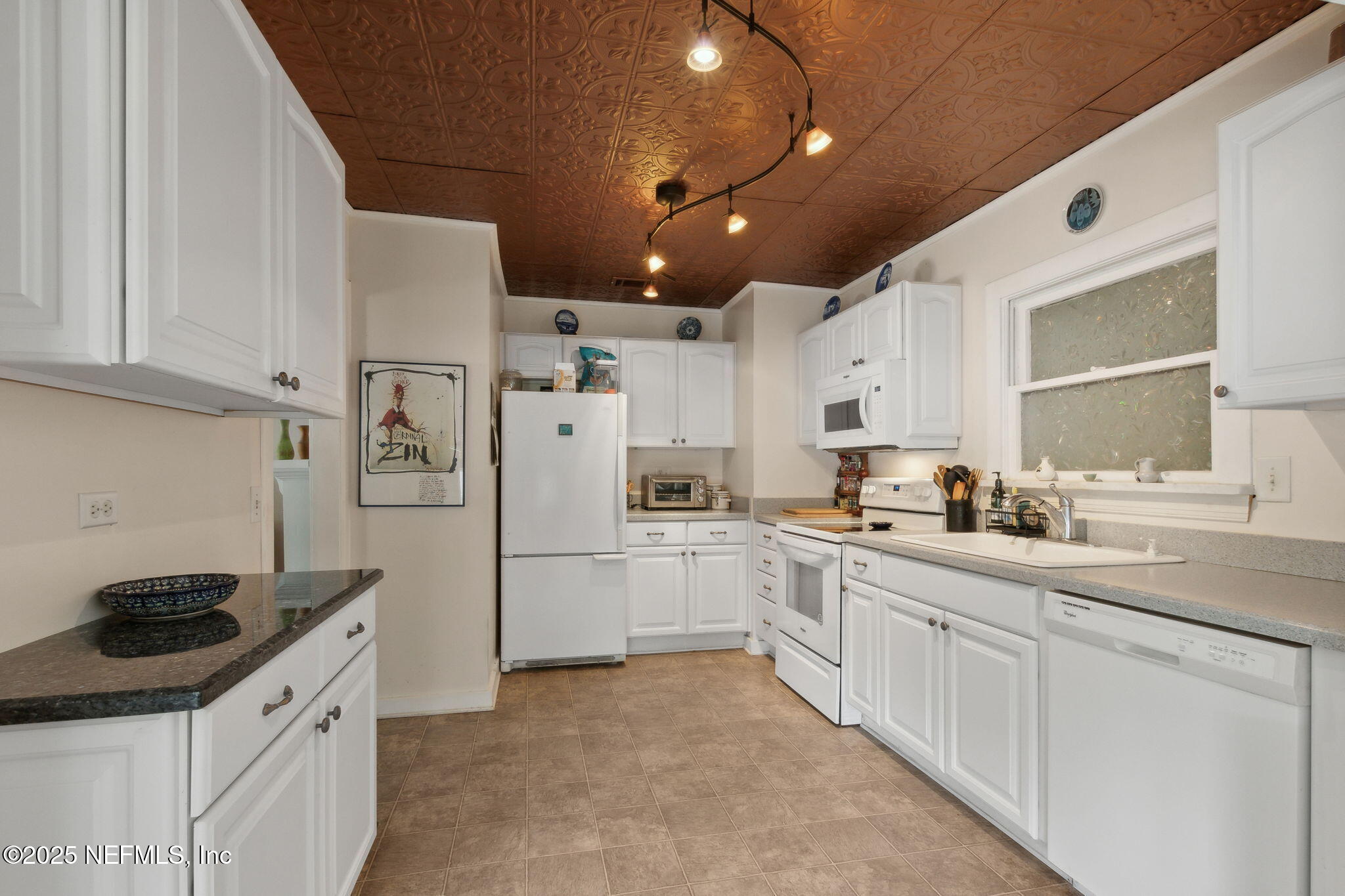 112 South 14th Street Fernandina Beach, FL 32034 - Photo 2 of 25 14-web-or-mls-112 S 14th St-20