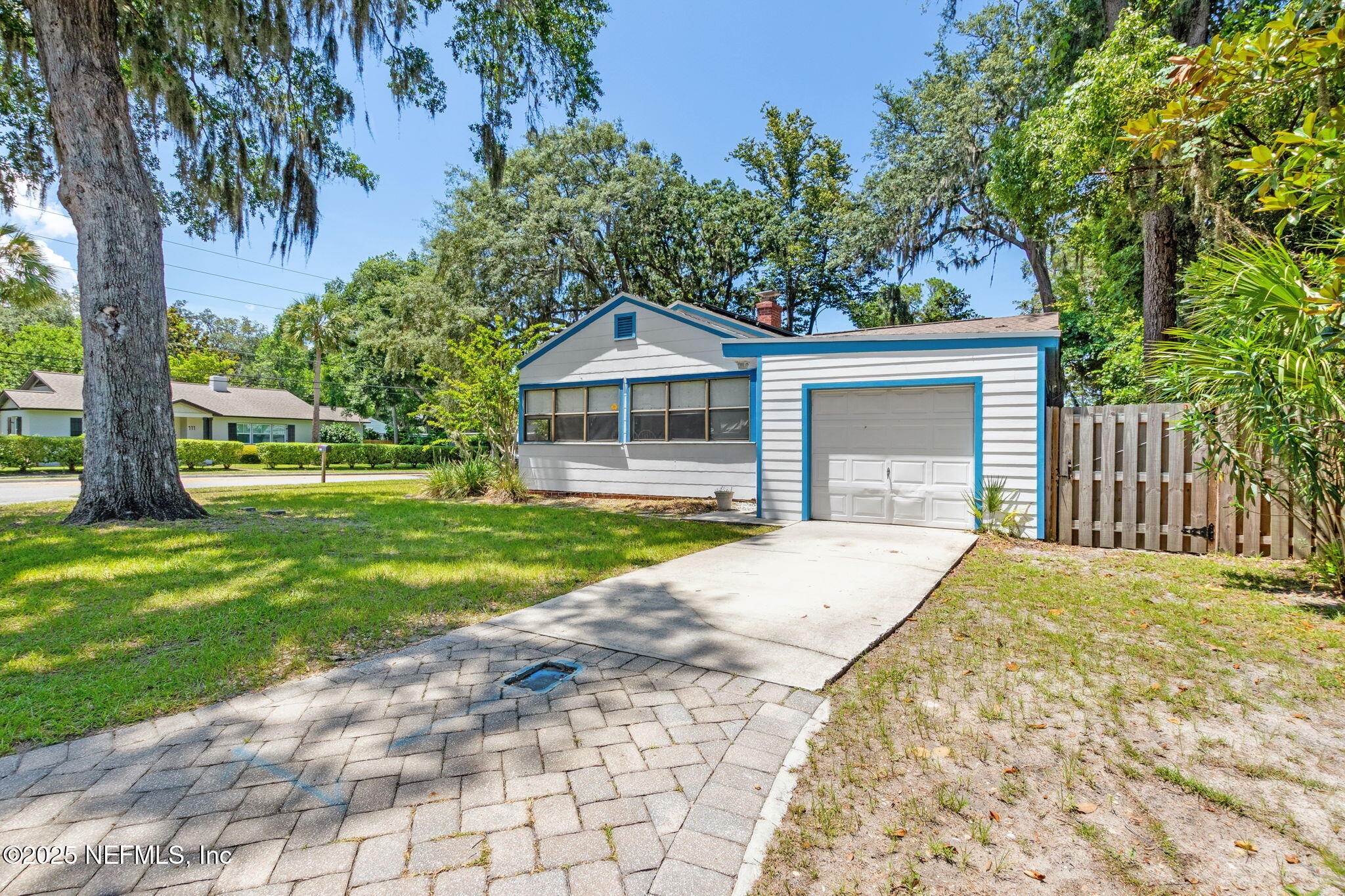 112 South 14th Street Fernandina Beach, FL 32034 - Photo 5 of 25 5-web-or-mls-112 S 14th St-5