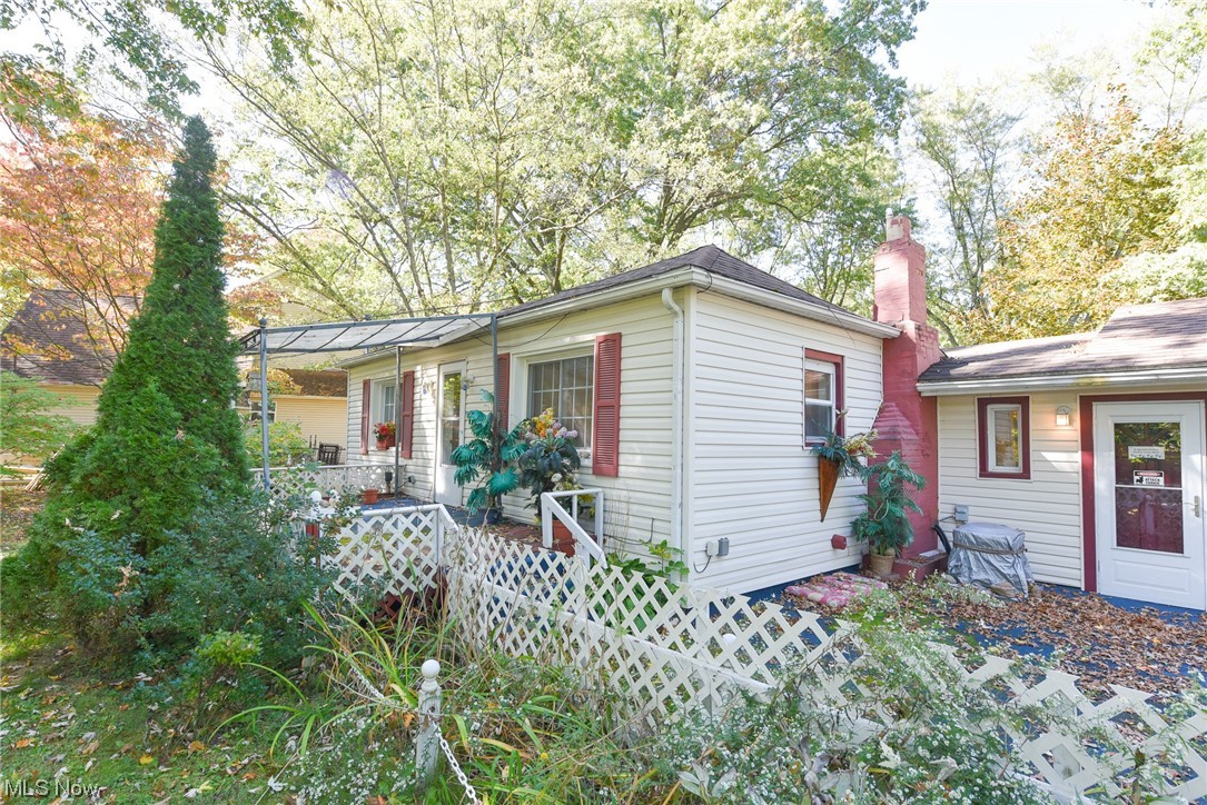 3061 Farmdale Road Akron, OH 44312 - Photo 5 of 27 Gallery Image 5