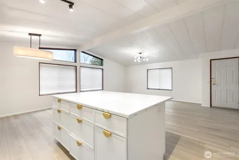 $215,000 | 28000 Northeast 142nd Place, Unit 121, Duvall, WA 98019