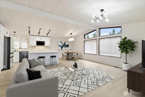 $215,000 | 28000 Northeast 142nd Place, Unit 121, Duvall, WA 98019