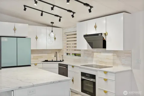 $215,000 | 28000 Northeast 142nd Place, Unit 121, Duvall, WA 98019