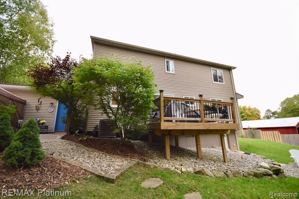 7234 Linden Road Fenton, MI 48430 - Photo 6 of 27