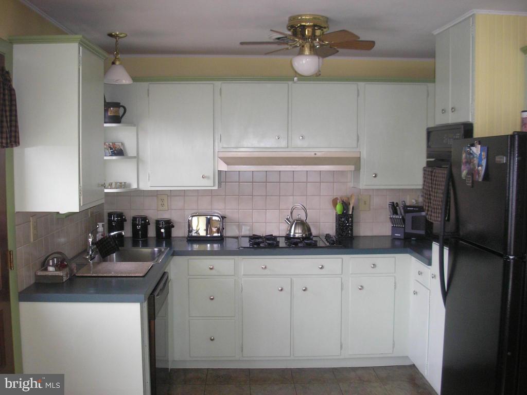 467 Ridge Avenue Ephrata, PA 17522 - Photo 7 of 21 Gallery Image 7