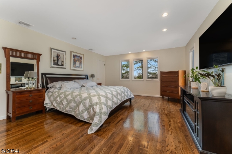 828 Star View Way Bridgewater, NJ 08807 - Photo 16 of 38