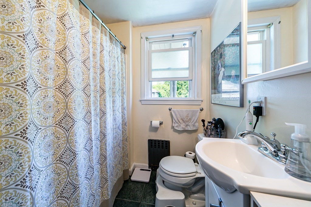 21-23 Fessenden Road Arlington, MA 02476 - Photo 5 of 15 Gallery Image 5