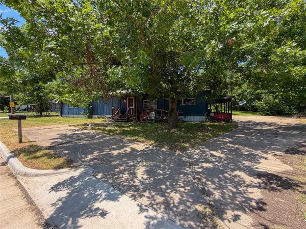 $95,000 | 719 East Bullock Street, Denison, TX 75021