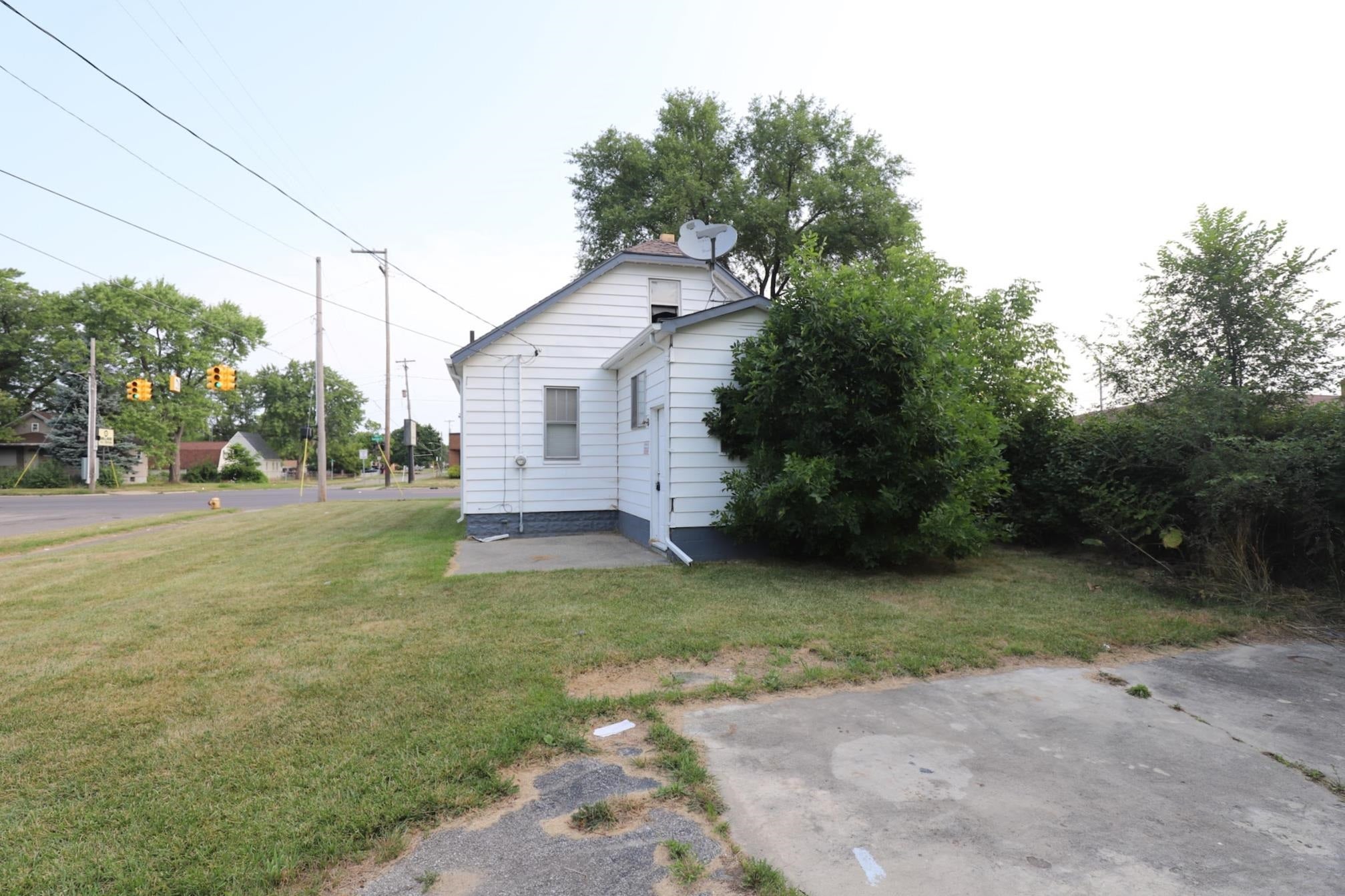 3702 Davison Road Flint, MI 48506 - Photo 13 of 18 Gallery Image 13