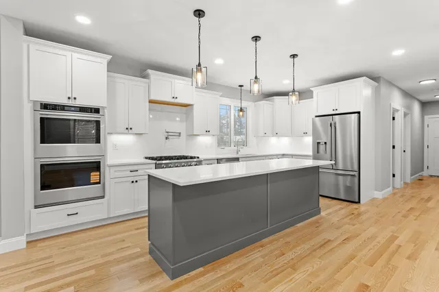 $1,100,000 | 91 Raymond Road, Auburn, NH 03032