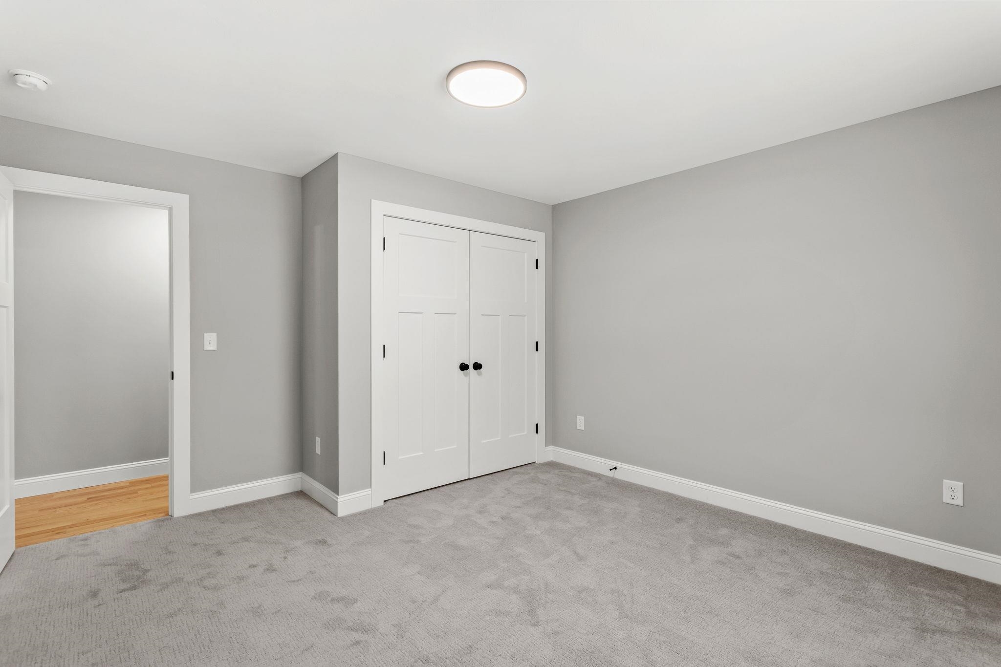 91 Raymond Road Auburn, NH 03032 - Photo 32 of 48