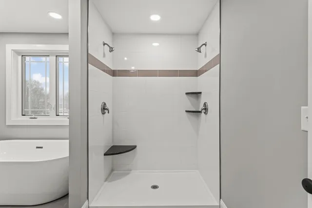 $1,100,000 | 91 Raymond Road, Auburn, NH 03032