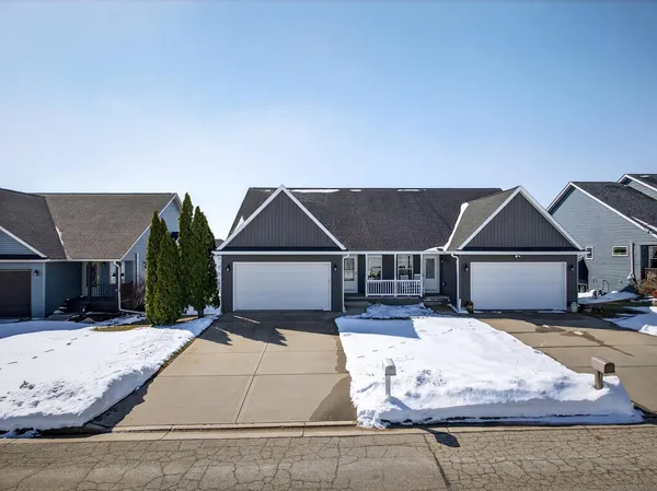 $326,000 | 645 Garfield Avenue, Unit 1, Evansville, WI 53536