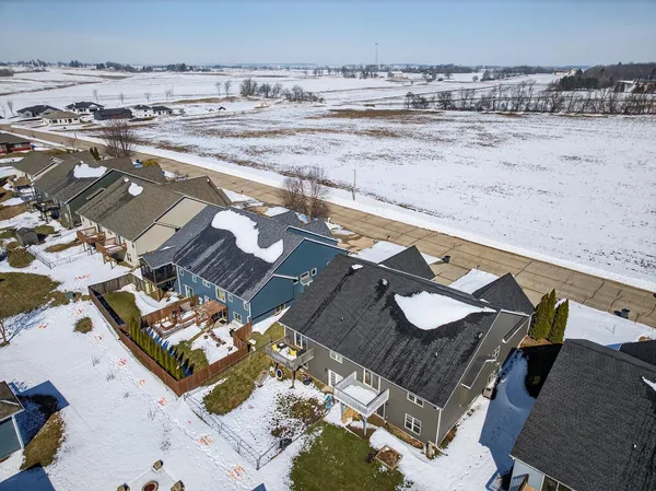 $326,000 | 645 Garfield Avenue, Unit 1, Evansville, WI 53536