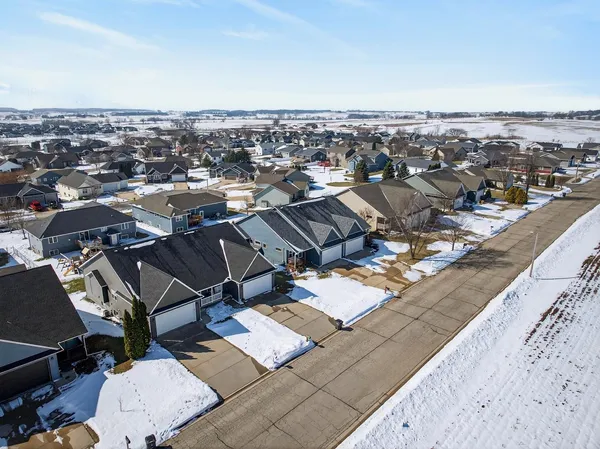 $326,000 | 645 Garfield Avenue, Unit 1, Evansville, WI 53536