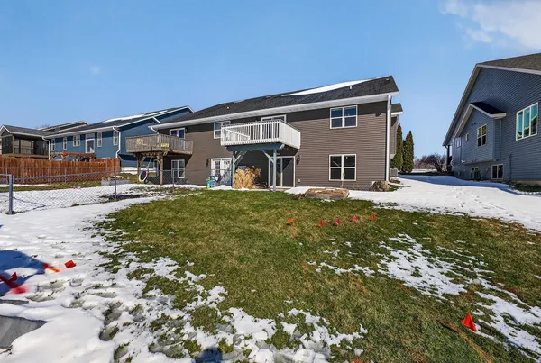 $326,000 | 645 Garfield Avenue, Unit 1, Evansville, WI 53536