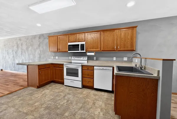 $326,000 | 645 Garfield Avenue, Unit 1, Evansville, WI 53536