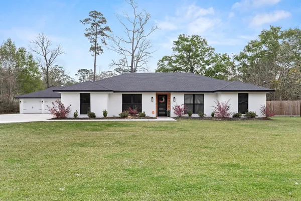 $379,900 | 4358 McFarland Circle, Orange, TX 77632
