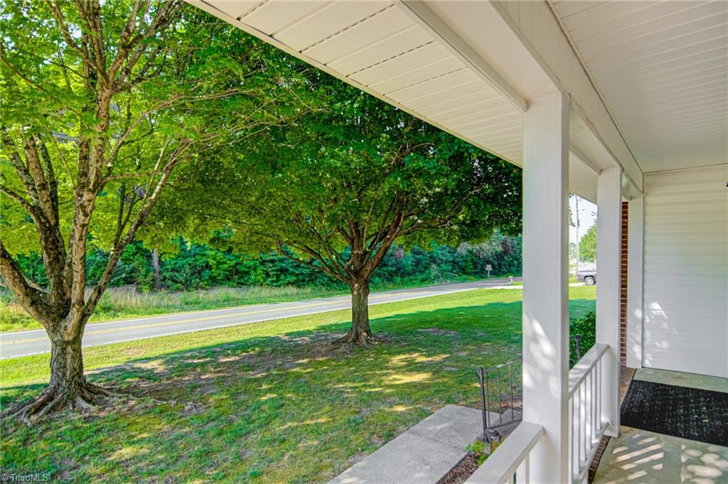 5645 Gumtree Road Winston-Salem, NC 27107 - Photo 3 of 36 Gallery Image 3