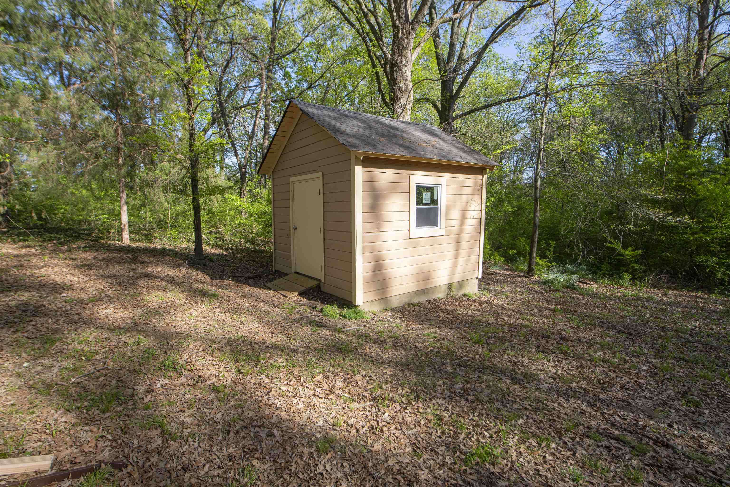 899 Craft Road Memphis, TN 38116 - Photo 5 of 13 View of shed