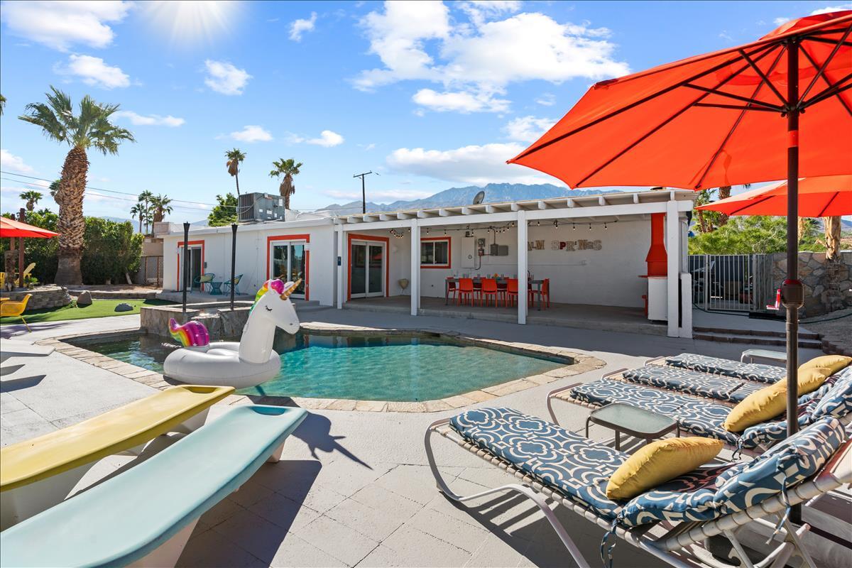 2236 North Victoria Road Palm Springs, CA 92262 - Photo 30 of 40 a view of an outdoor space yard and patio