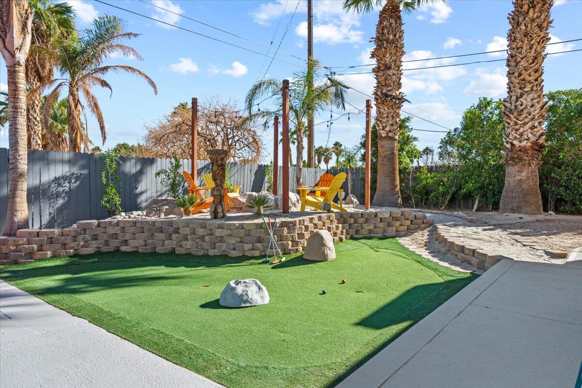 2236 North Victoria Road Palm Springs, CA 92262 - Photo 32 of 40 a view of a volley ball court