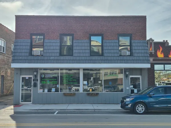 $1,375 | 3208 Grove Avenue, Unit 2, Berwyn, IL 60402