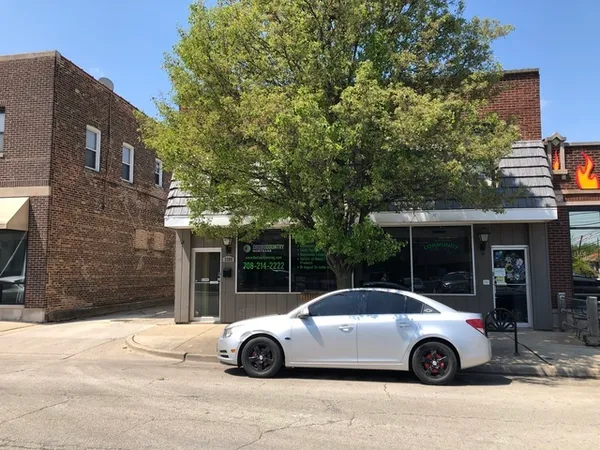 $1,375 | 3208 Grove Avenue, Unit 2, Berwyn, IL 60402