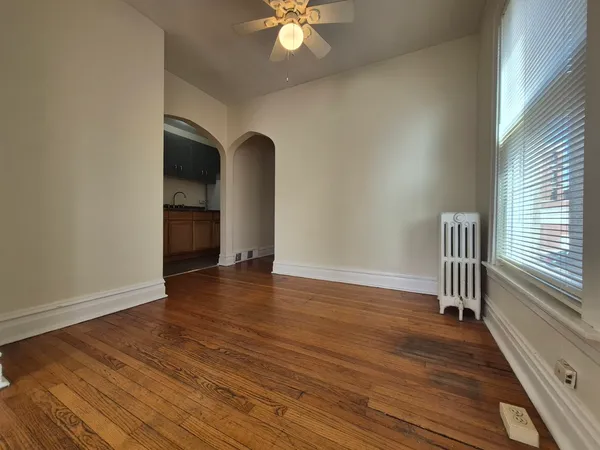$1,375 | 3208 Grove Avenue, Unit 2, Berwyn, IL 60402
