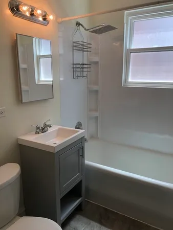 $1,375 | 3208 Grove Avenue, Unit 2, Berwyn, IL 60402