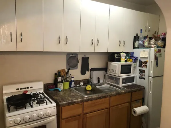$1,375 | 3208 Grove Avenue, Unit 2, Berwyn, IL 60402