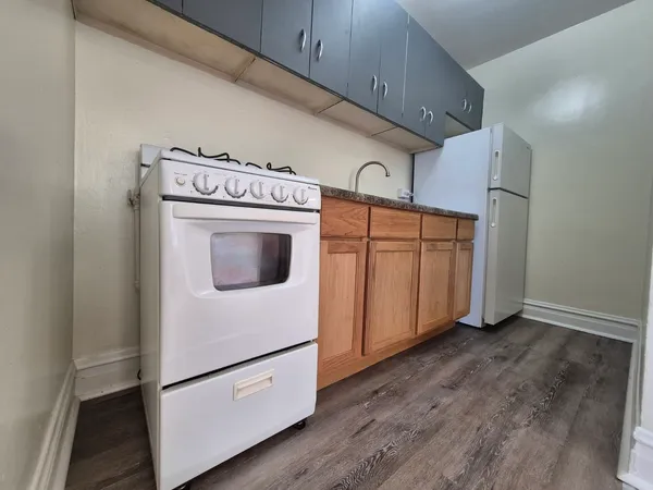 $1,375 | 3208 Grove Avenue, Unit 2, Berwyn, IL 60402