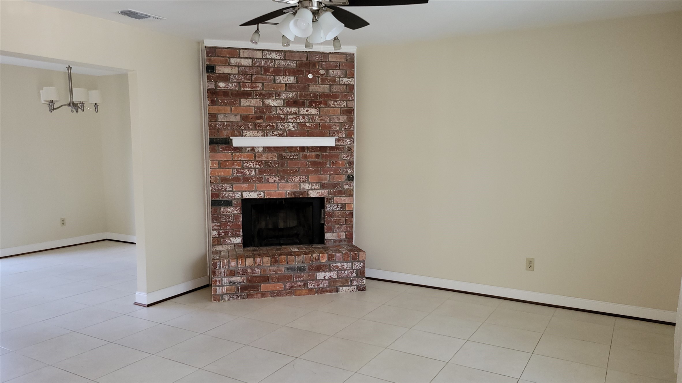 2013 Morgan Street Houston, TX 77006 - Photo 4 of 9