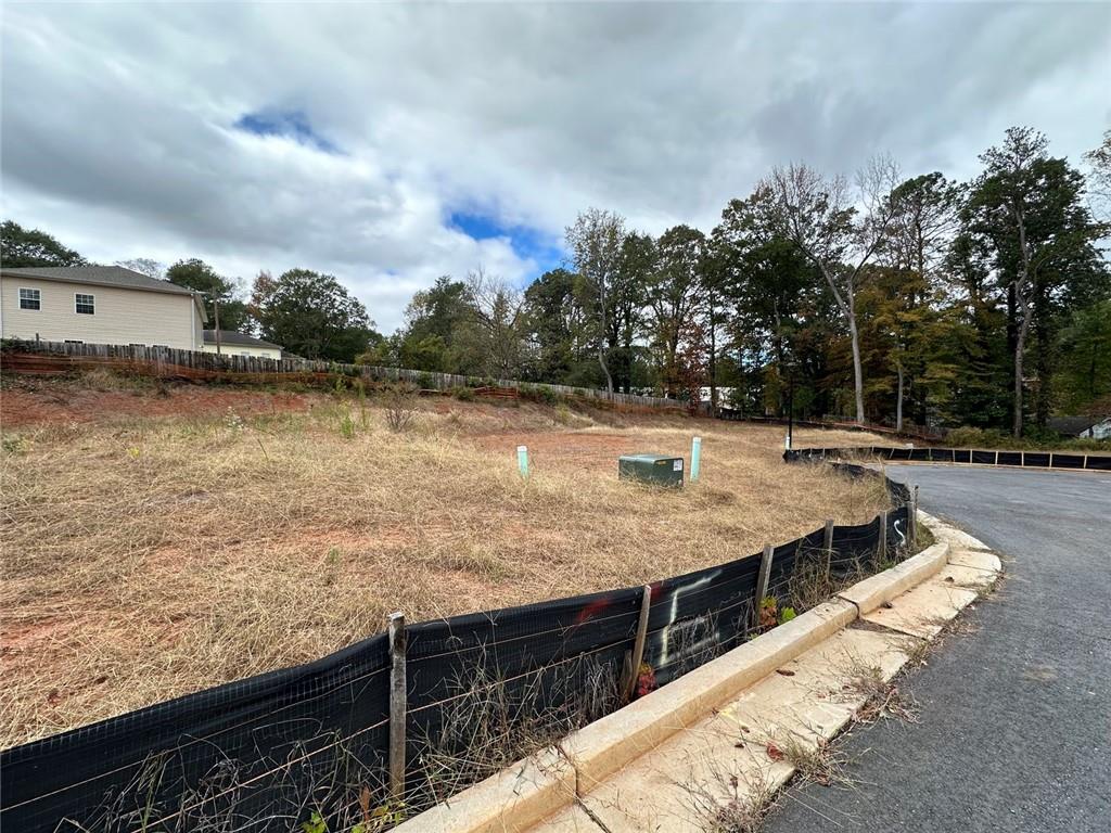 2080 Tilson Road Decatur, GA 30032 - Photo 6 of 13 a view of a balcony with an ocean