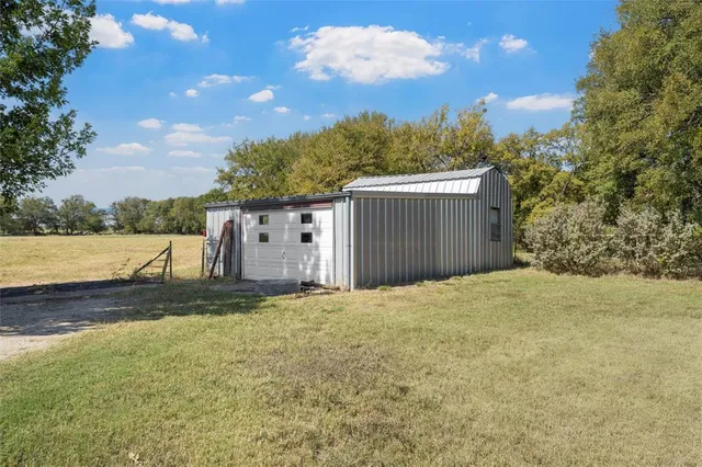 $827,700 | 2767 Highway 174, Kopperl, TX 76652