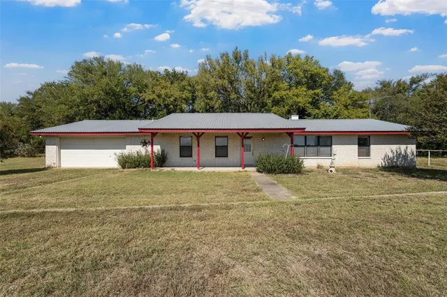 $827,700 | 2767 Highway 174, Kopperl, TX 76652