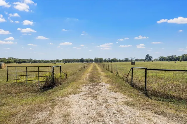 $827,700 | 2767 Highway 174, Kopperl, TX 76652