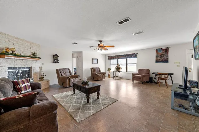 $827,700 | 2767 Highway 174, Kopperl, TX 76652