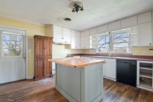 $230,000 | 701 North Washington Street, La Grange, TX 78945