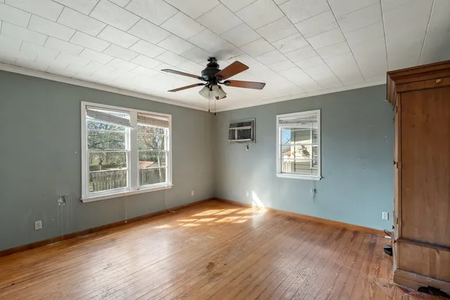 $230,000 | 701 North Washington Street, La Grange, TX 78945