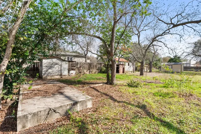 $230,000 | 701 North Washington Street, La Grange, TX 78945