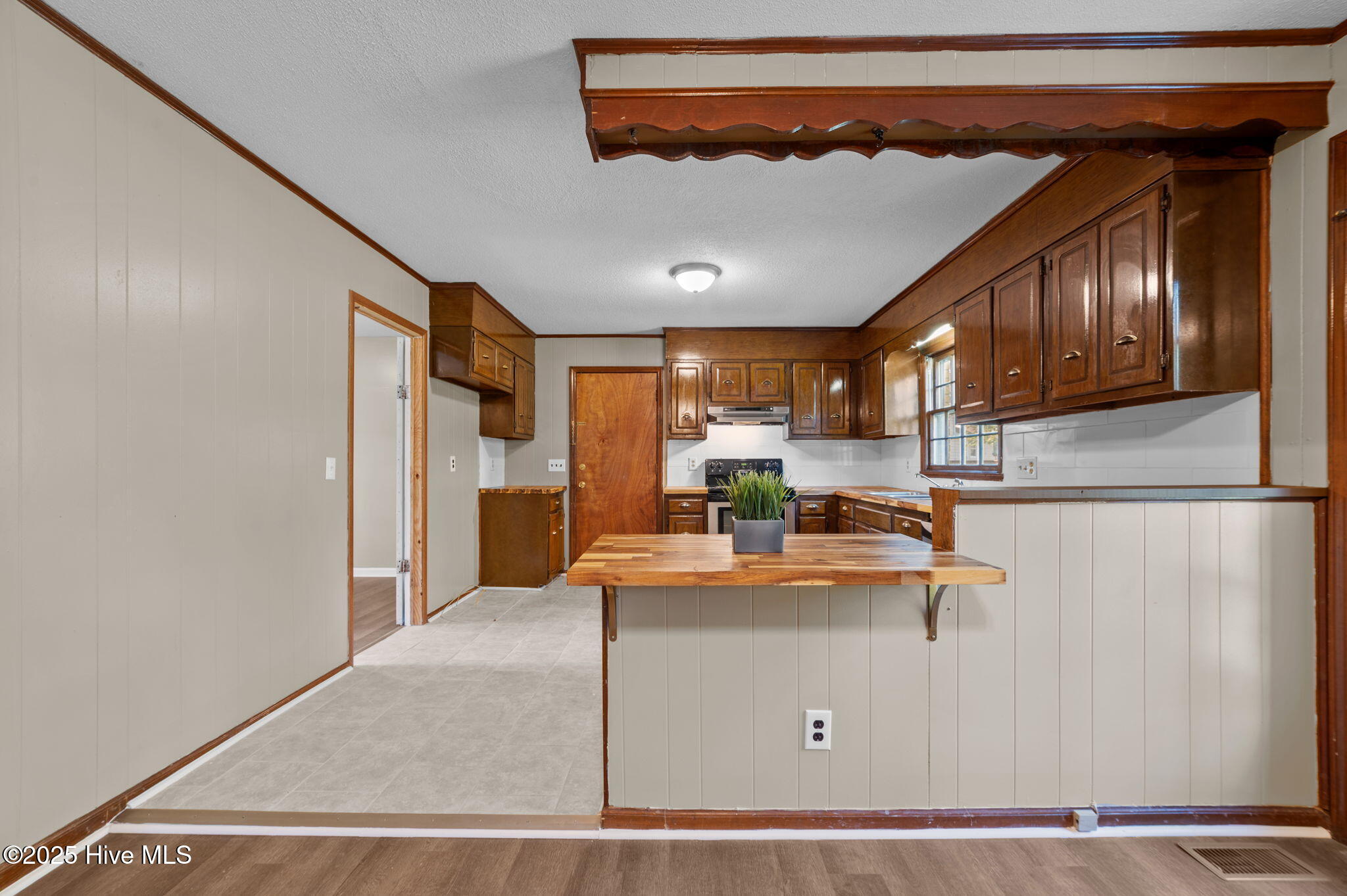 802 Eagle Road Kinston, NC 28501 - Photo 23 of 46 Kitchen